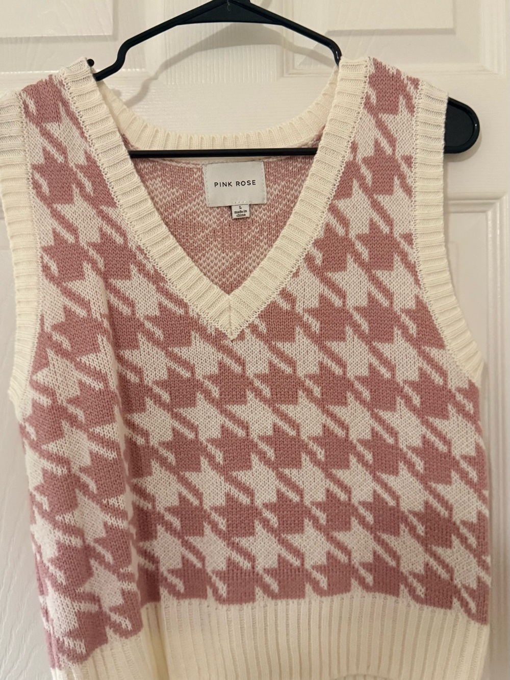 Pink Rose Pink & Cream Houndstooth V-Neck Knit Vest